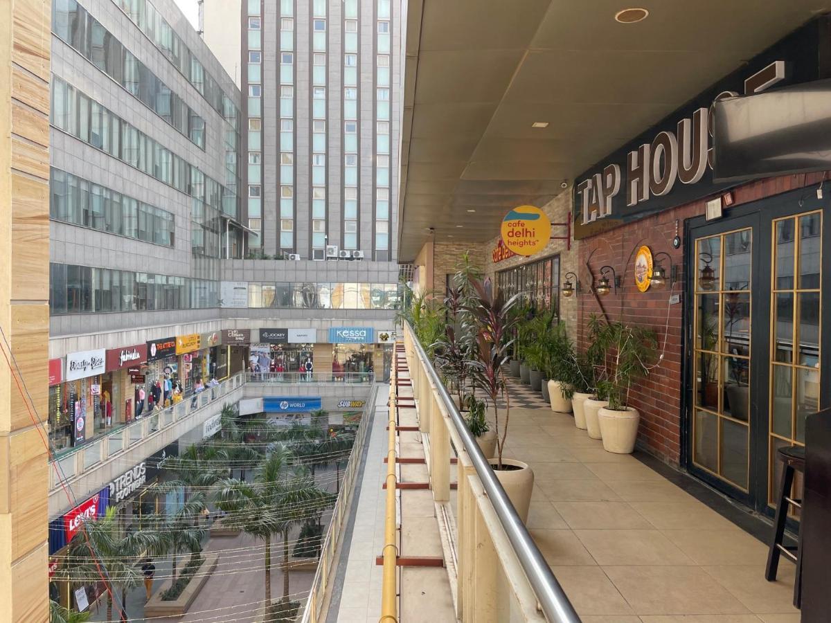 Holiday Inn Express Gurugram Sector 50 By Ihg Gurgaon Exterior foto