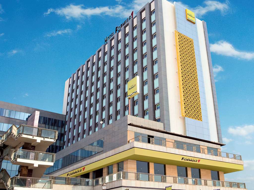 Holiday Inn Express Gurugram Sector 50 By Ihg Gurgaon Exterior foto